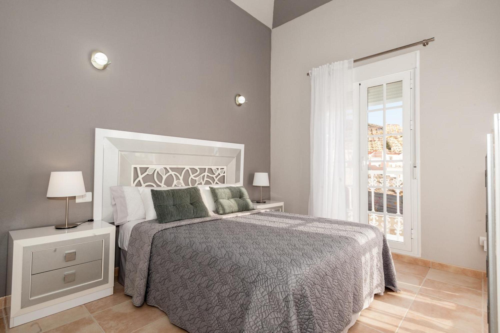 Villa Vanesa Luxury Private Villa With A Heated Pool, 4 Bedrooms And 4 Bathrooms 아데제 외부 사진