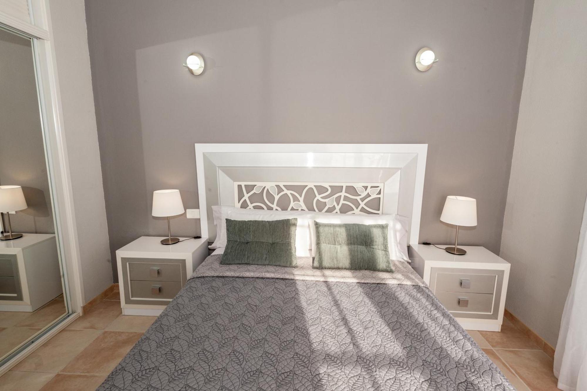 Villa Vanesa Luxury Private Villa With A Heated Pool, 4 Bedrooms And 4 Bathrooms 아데제 외부 사진
