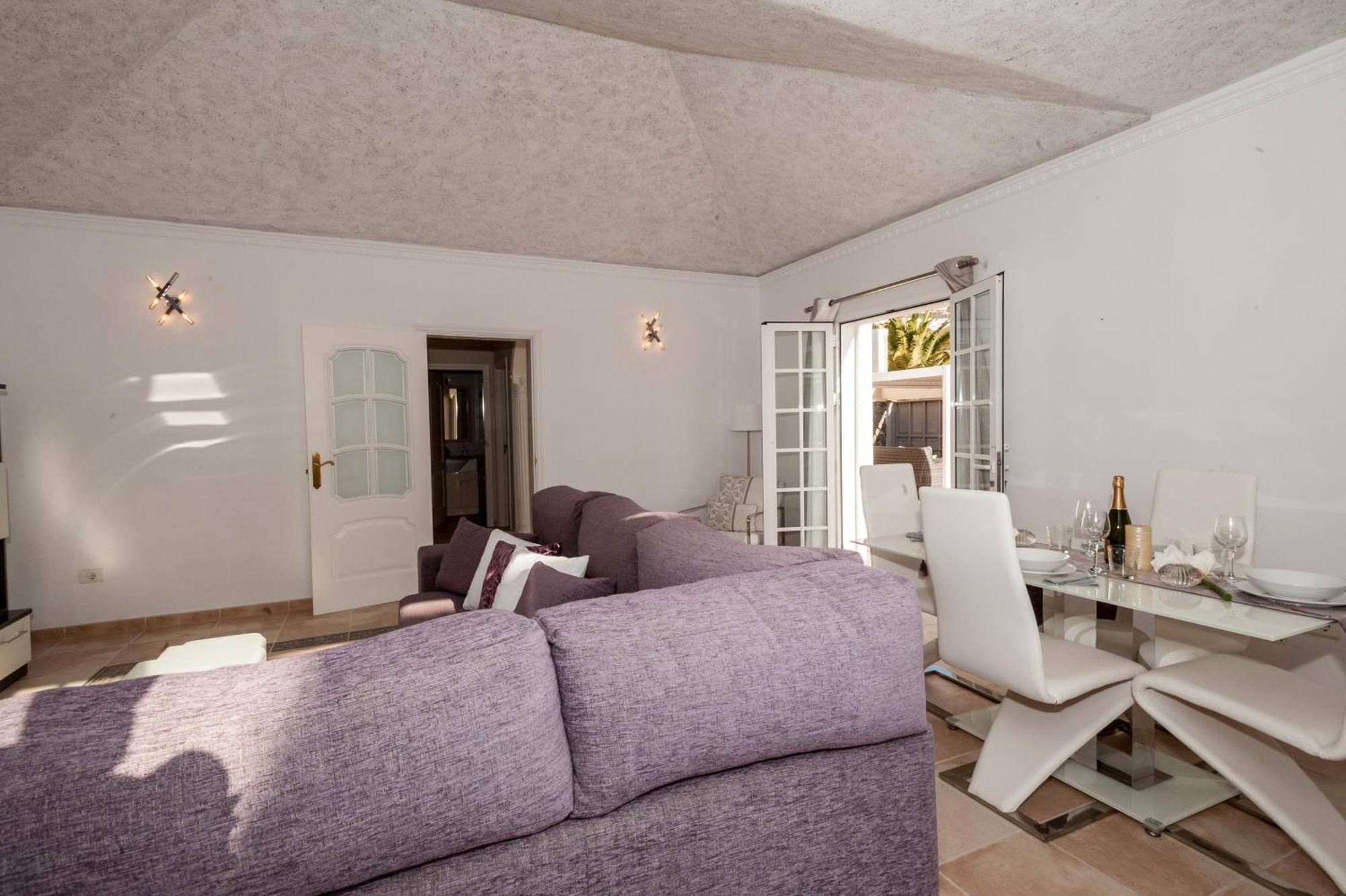 Villa Vanesa Luxury Private Villa With A Heated Pool, 4 Bedrooms And 4 Bathrooms 아데제 외부 사진