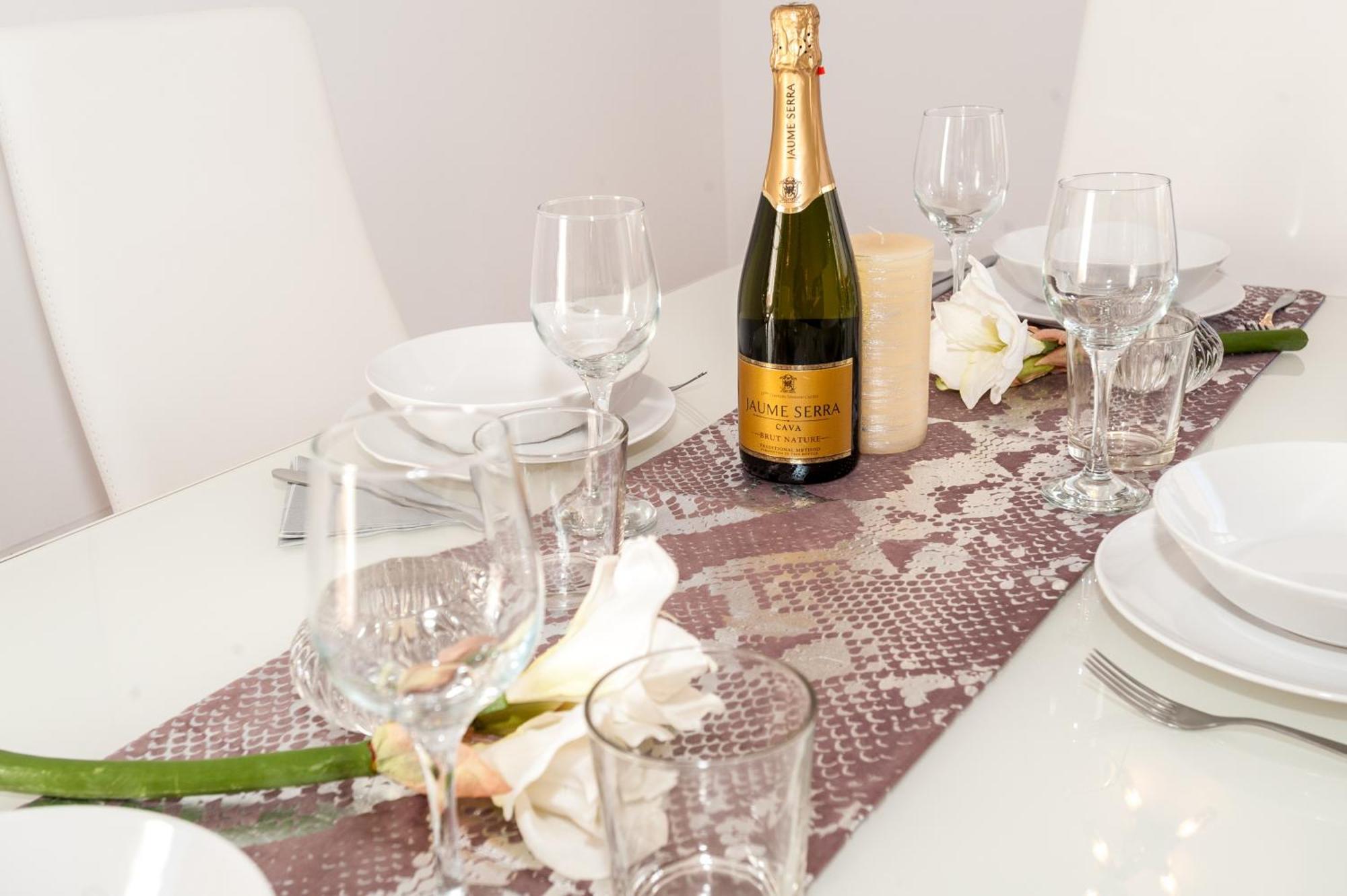 Villa Vanesa Luxury Private Villa With A Heated Pool, 4 Bedrooms And 4 Bathrooms 아데제 외부 사진