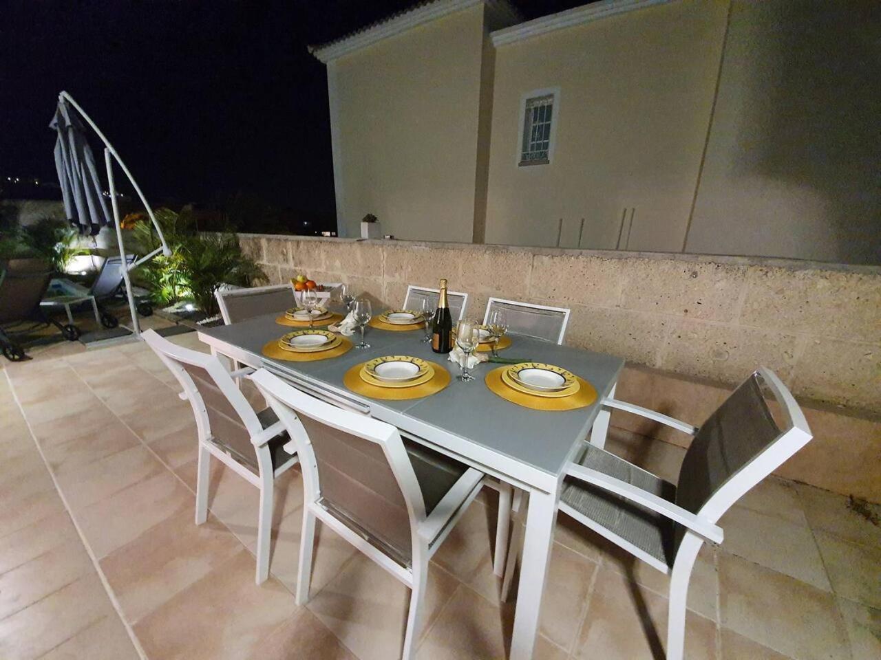 Villa Vanesa Luxury Private Villa With A Heated Pool, 4 Bedrooms And 4 Bathrooms 아데제 외부 사진