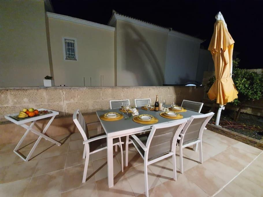 Villa Vanesa Luxury Private Villa With A Heated Pool, 4 Bedrooms And 4 Bathrooms 아데제 외부 사진