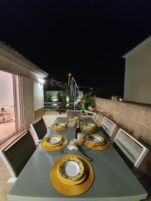 Villa Vanesa Luxury Private Villa With A Heated Pool, 4 Bedrooms And 4 Bathrooms 아데제 외부 사진