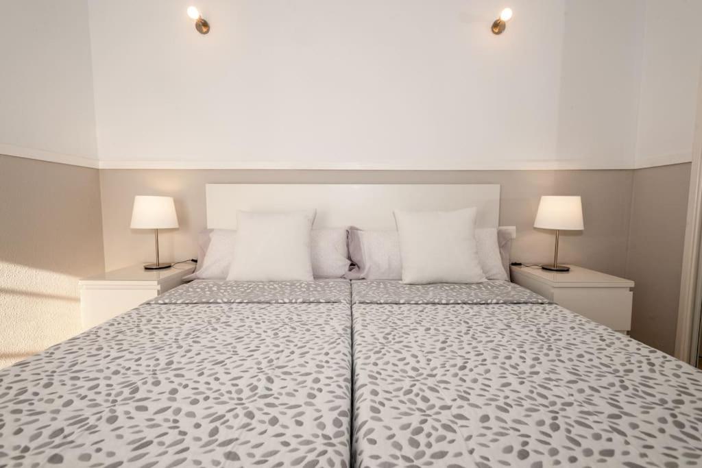 Villa Vanesa Luxury Private Villa With A Heated Pool, 4 Bedrooms And 4 Bathrooms 아데제 외부 사진