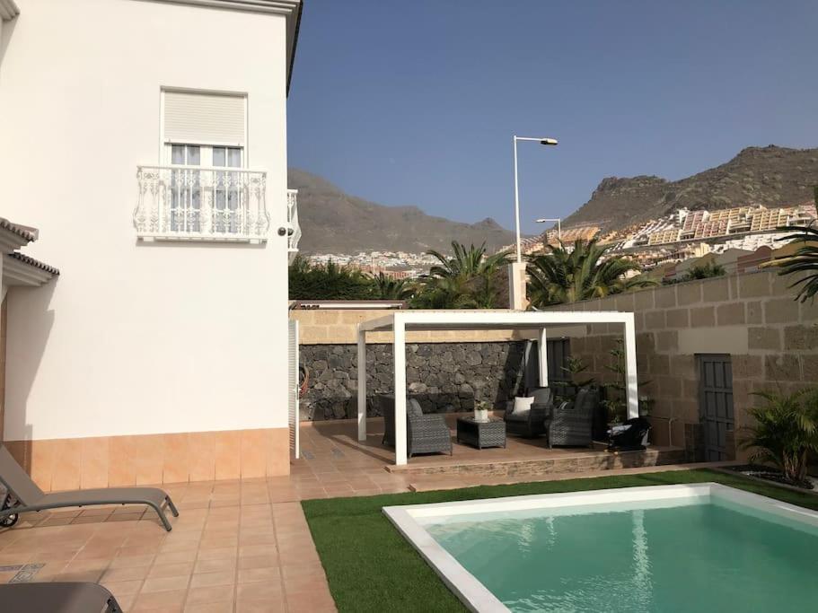 Villa Vanesa Luxury Private Villa With A Heated Pool, 4 Bedrooms And 4 Bathrooms 아데제 외부 사진